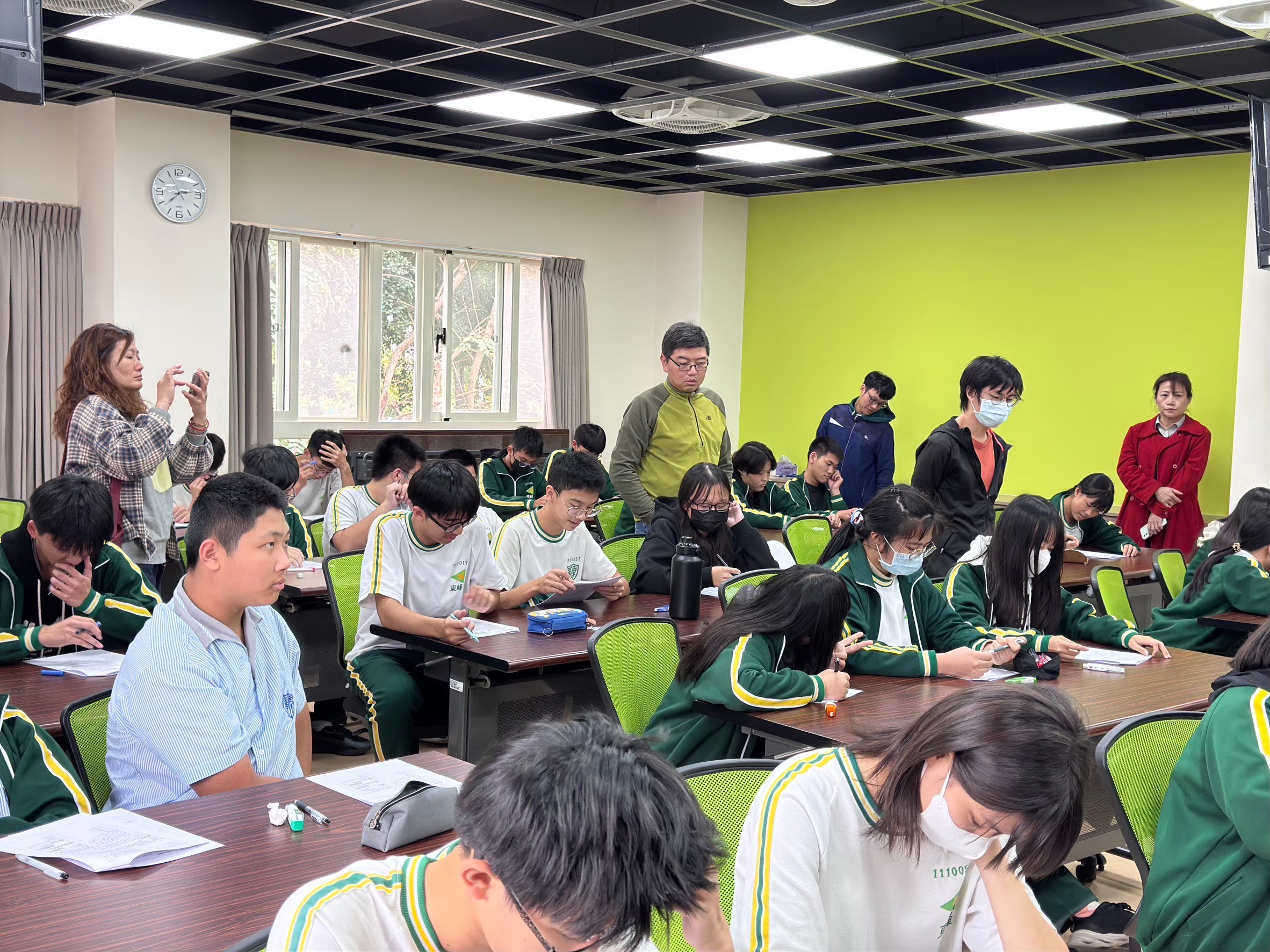 20241216夥伴協作-東峰國中（2/3) 相簿縮圖